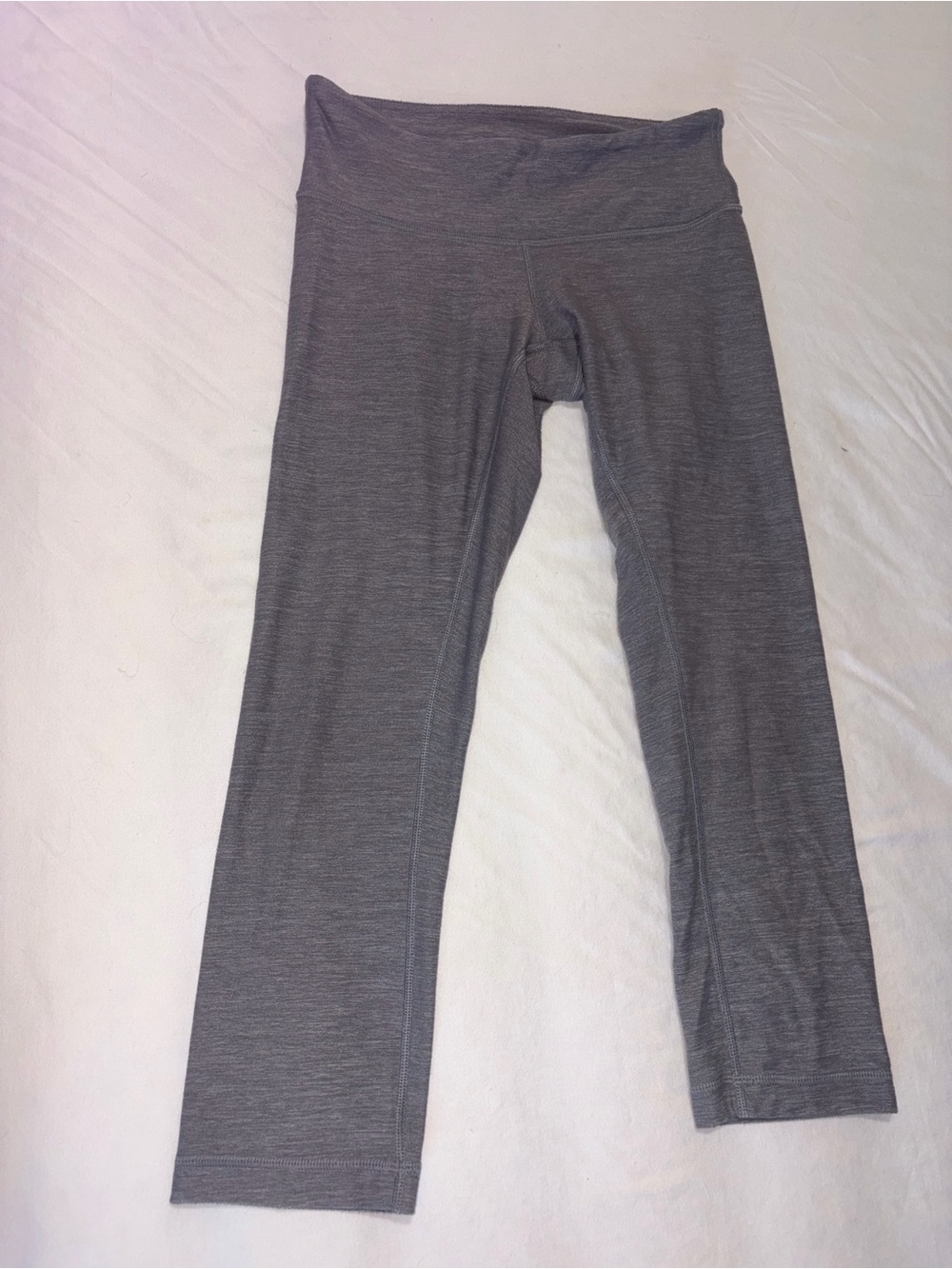 Lululemon cropped Heathered Deep Coal Gray Yoga Pants